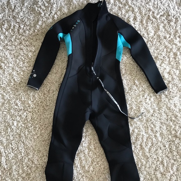 Women’s Wetsuit - Picture 2 of 4